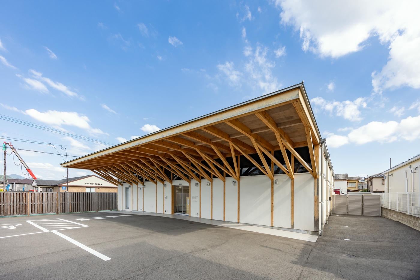 メモリードホール桜並木通り